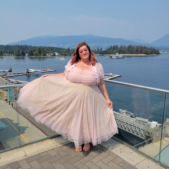 Torrid Betsey Johnson pale pink layered gown - Size 26 - Picture 2 of 4